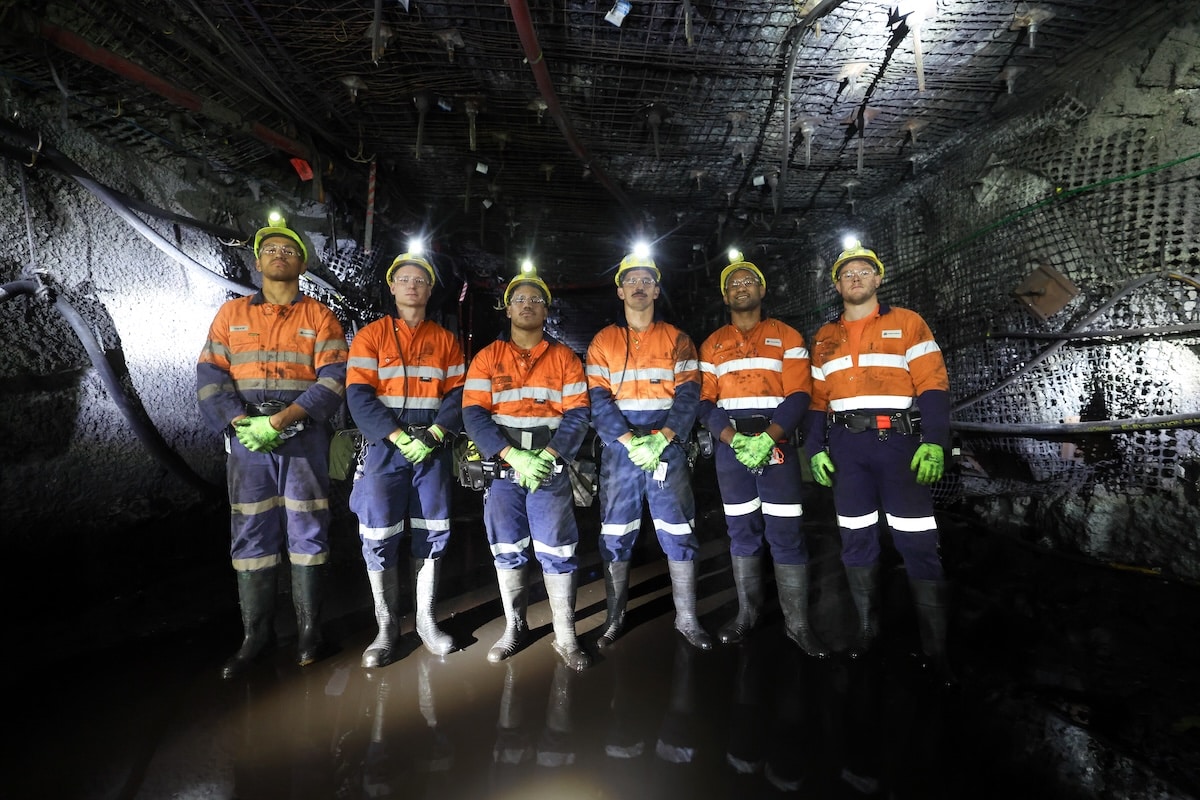 Moranbah North underground visit by Dolphins: safety and strata lessons for engineers